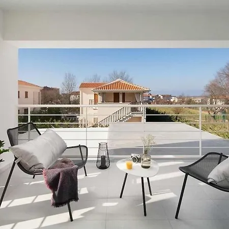 Georgiana Villa *
