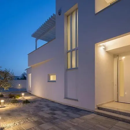 Georgiana Villa